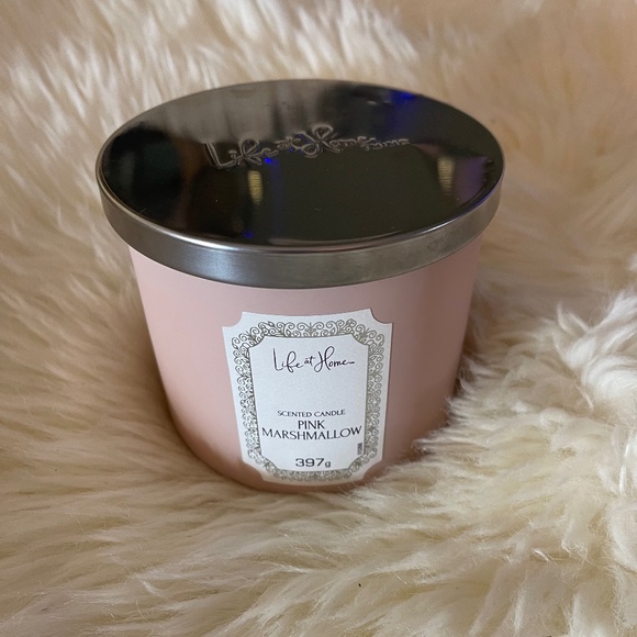 Life at Home pink marshmallow candle - Picture 1 of 1